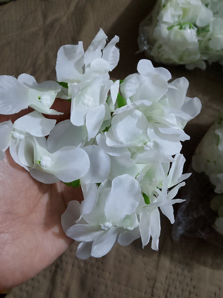 متوفر ورد بهذا الشكل 👈 58 قطعه 
السعر ب 15 واصل


**إذا كنت صاحب هذا الإعلان وتريد حذفه لأي سبب، رجاءا أرسل رسالة إلى الدعم الفني**