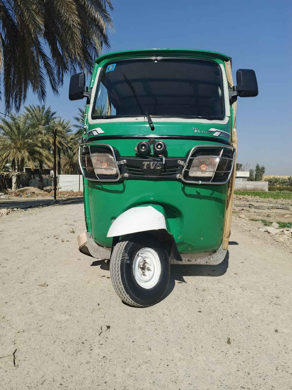 السلام عليكم تكتك للبيع موديل ٢١مرقمة بغداد بسمي تحويل ثاني يوم كفالة معدة هاي الضربة بية ومعمرة محرك جديد شادة قبل شهرين تراي يخبل تكتك جاهزة من كلشي اي نقص نابية كبل للشارع مكاني الدورة شارع ٦٠ الرقم *********** بي واتساب
