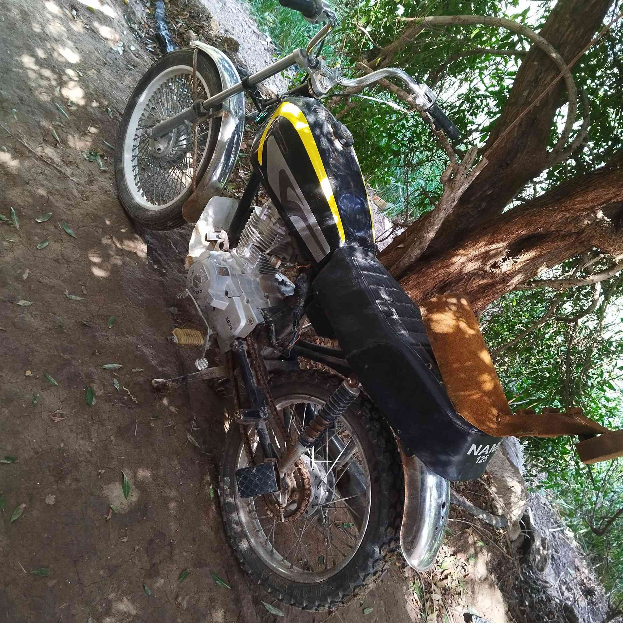 السلام عليكم.4 كير نامه برو كلك للبيع محرك اخرس لاصوت ولا نظيح دراجه حلوه عوزها بس غسل لان ما فارغ الها سعر قفل ٢٢٥ شراي تصل ***********
