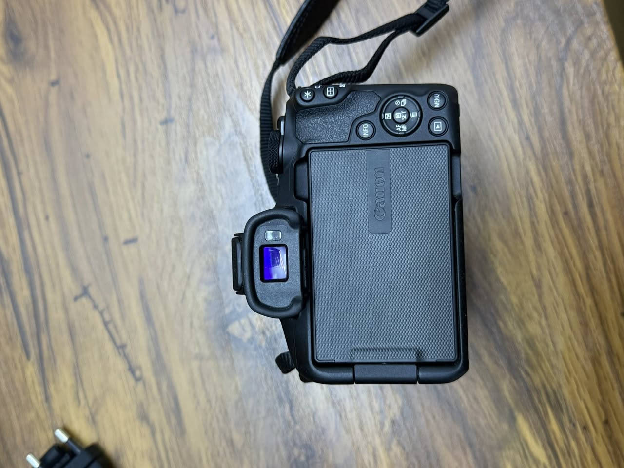 CANONR50

الكاميرا نظيفة واستخدامها خفيف وخالية من أي مشاكل، مناسبة للتصوير الاحترافي وصناعة المحتوى والفيديو.

المرفقات:

* عدسة (18-45)
* RAM Card
* جنطة كاميرا
* حزام أصلي
* شاحن
* بطارية

الكاميرا جاهزة للاستخدام مباشرة وما تحتاج أي شيء إضافي.

سبب البيع: عدم الحاجة.

للاستفسار والسعر التواصل على الخاص


**إذا كنت صاحب هذا الإعلان وتريد حذفه لأي سبب، رجاءا أرسل رسالة إلى الدعم الفني**