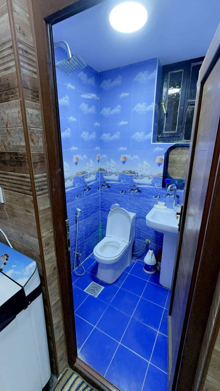 شقه للايجار بلكراده غرفتين وصاله موثثه كامله قرب مجمع الليث الرقم ***********
