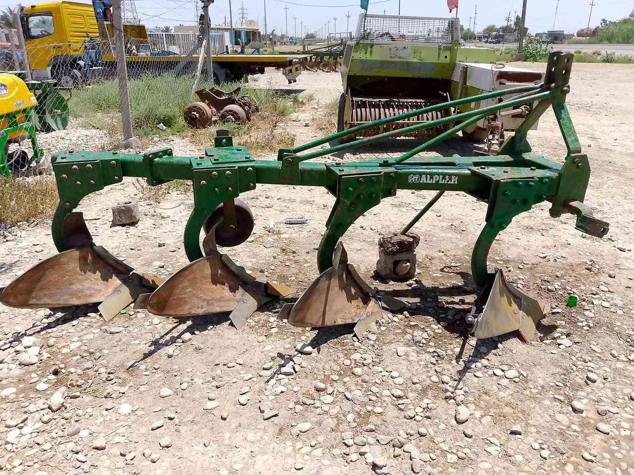 معرض لشمري للبيع فدان تركي حجم 16في العزيزية (***********(***********
