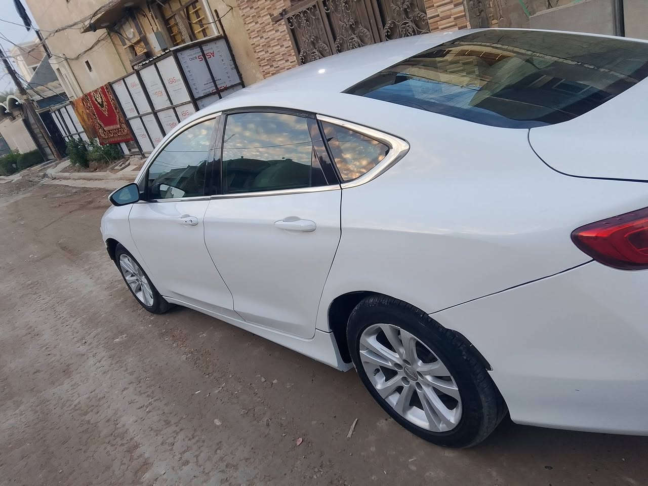 السلام عليكم سي  15
السياره الحمدلله جازه

 نص فول. تشغيل عن بعد سيرفز طافي

صدر جديد اذاين  محرك جديد نص منضومه المي جديده جاهز.رقمه مميز حلو

السنور موجود تحتاج تكعيد دعاميه واقيه عكس السايق معروضة.95وبيه مجال

***********.بغداد
