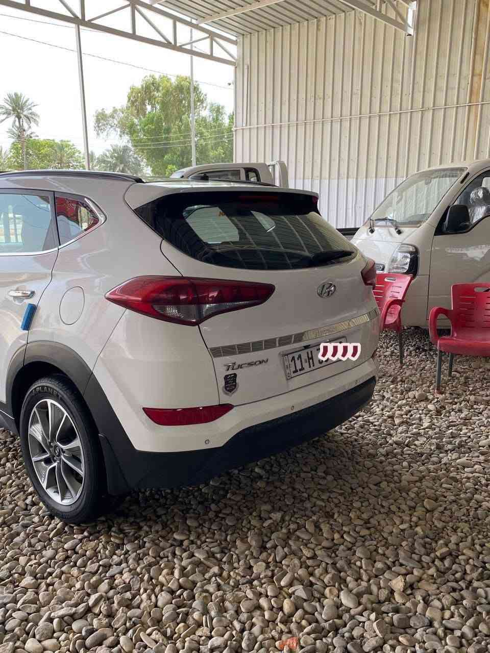 للبيع توسان موديل 18خليجي بغداد دولي سنويه لل30 ماشيه 75 ألف جديده وجاهزة فقط الجاملغ امامي مرشوش بدون دواخل بدون فتح مواصفات كشن جلد بانوراما سويج سياره استخدام شخصي من الزيرو لحد الان العنوان بابل الشوملي السعر تتصل وتدلل سياره مال جناي ***********/////***********
