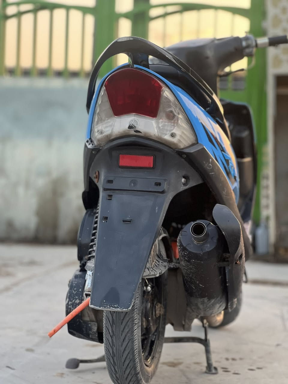 سلام عليكم
ماكس عدله للبيع 
دراجه نضيفه كدام عينك 
امزوده بوشه 55صالنصه FM 
السعر 575وبيها مجال قليل 
العنوان بغداد قرب بسمايه 
الشراي يتصل ***********متواجد خاص
