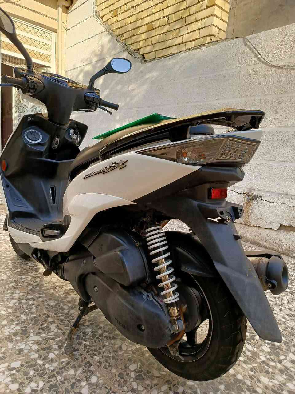 دراجة سكنس فحل لد طلاعات نوزل خطين كفالة عامة منزلها رمبة على أيدي ربع متصرف عليها وكل نقص ما بيها  أوراقها كاملة سعرها  مليون و تلثمية وخمسين 1350مكاني الشعلة ***********
