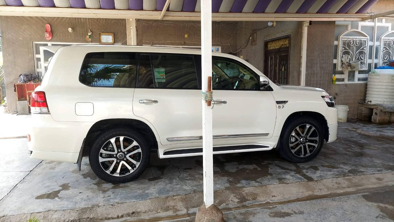 2017 8سلندر 4600 كفاله عامه سونارفووول مواصفات ساز ابيض صدفي 4كامرات ماشيه 155 الف باسمي تحويل سنويه28مكان سياره الكوفه نجف ***********

