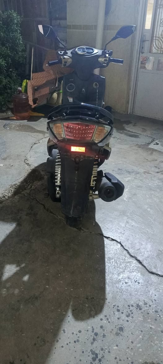 السلام عليكم؟
سكنس فحل نوزل خطين مصبوغه بكوريا.
الدراجه بانزين محسن ودهن اكسادو.
الدراجه جديده جيب فيتر وافحص .

(بيها منفيس).

السعر :1150.

الرقم:***********

العنوان :الدوره.
