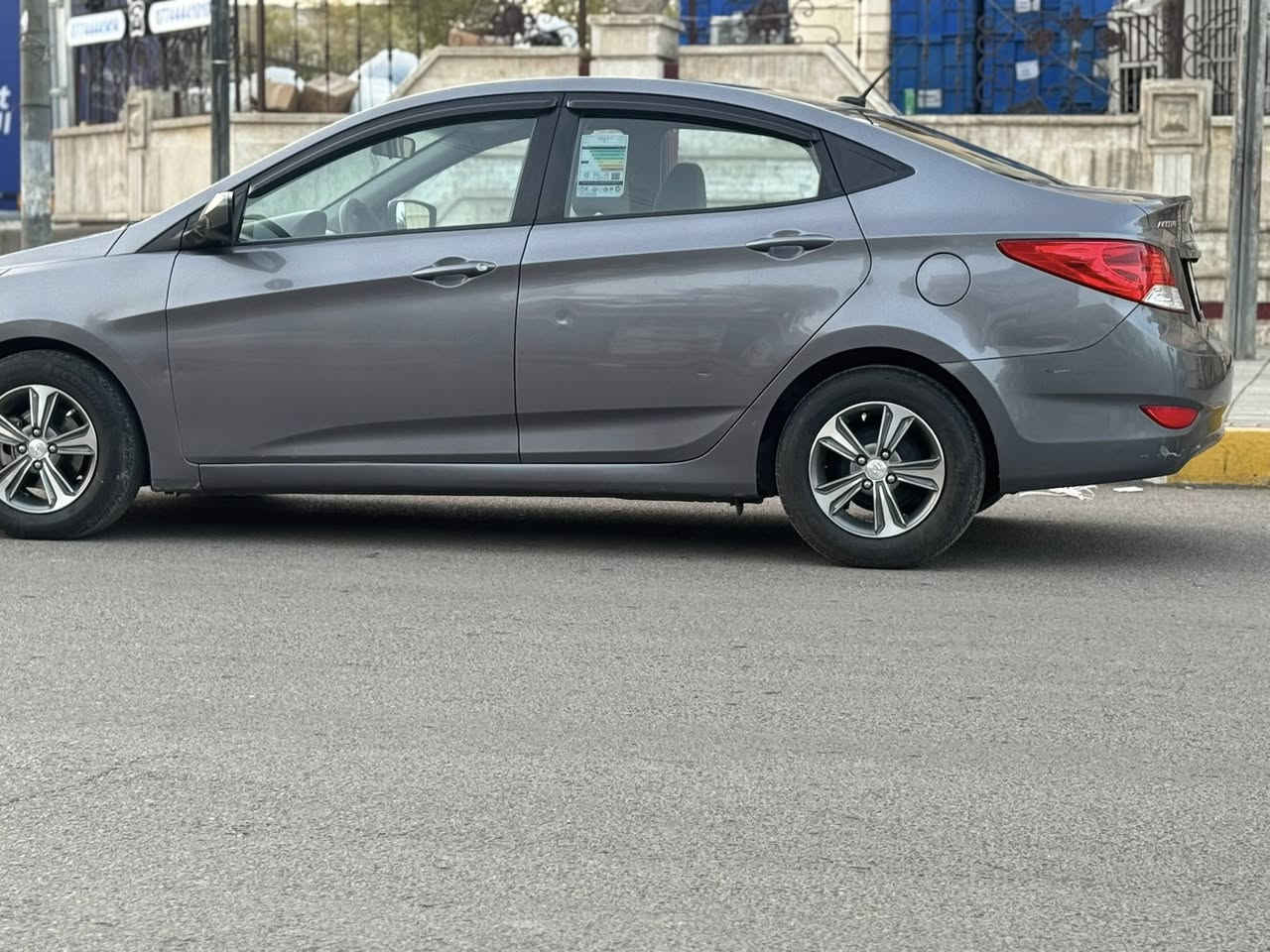 سلام عليكم اكسنت موديل ٢٠١٣ وارد أمريكي داخله أكلين ليبل واحد ماشيه ٩٧. سياره جديده متصرف عليه ألف مكينه كير مكفول صدر تبريد تخم تاير سياره بيه ٣ قطع أثر شخوط مكفوله من الضربه وأفتح فقط رش بدون معجون على وضع الشركه رقم بغداد مكان بغداد شارع فلسطين معروضه89بيه مجال حق جيه ***********
