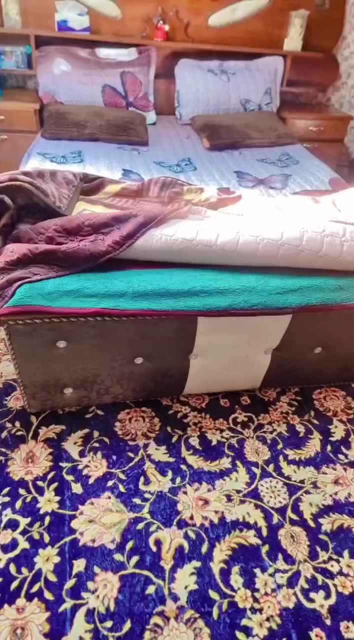 تخت كامل للبيع سعر 100مكاني موصل أيسر الرشيديه رقمي ***********
