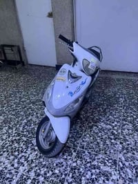 ماكس منغولي دراجه مال رمبه ختم واحد كلها ويا المكينه بيها بدلات رياضيه...