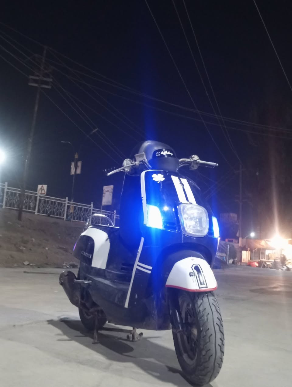 السلام عليكم دراجه ماكس بوليسي للبيع الدراجه مفتوحه 55شلعه او معدل كهربايته كله شغاله سلف شغال عوزه باتري هندر شغال الدراجه نضيفه او حلوه العنوان ناصريه سوك الشيوخ المو شراي لا يراسل التصال عل رقم ***********
