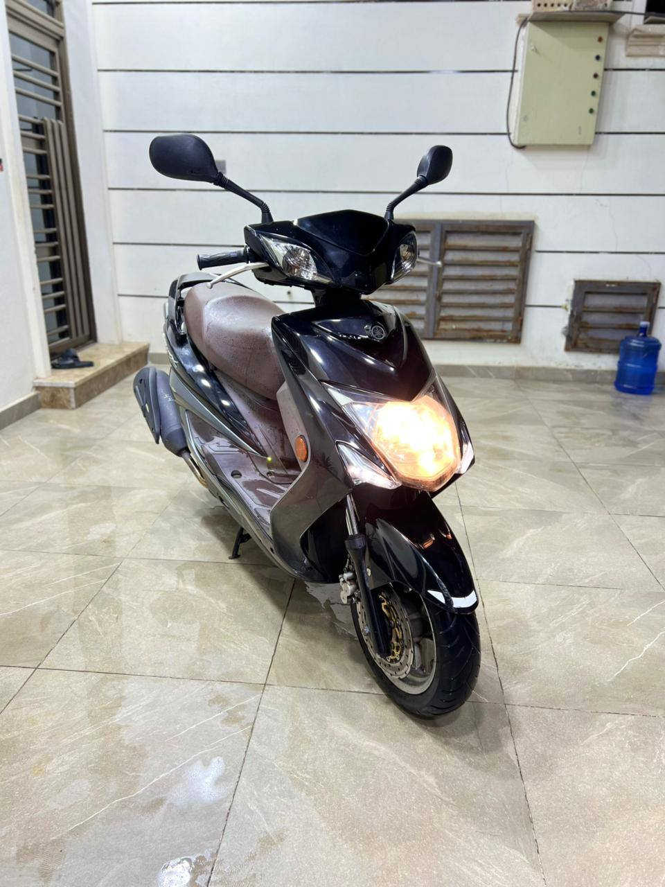 السلام عليكم دراجة سكنس لد ياباني دراجة جديده اخذتها من معرض كلشي وكلاشي الدراجة مزوده من اليابان الدراجة ماشية 61 الف مكاني بغداد الحسينية سعر 13 وبيها مجال للاستفسار ***********
