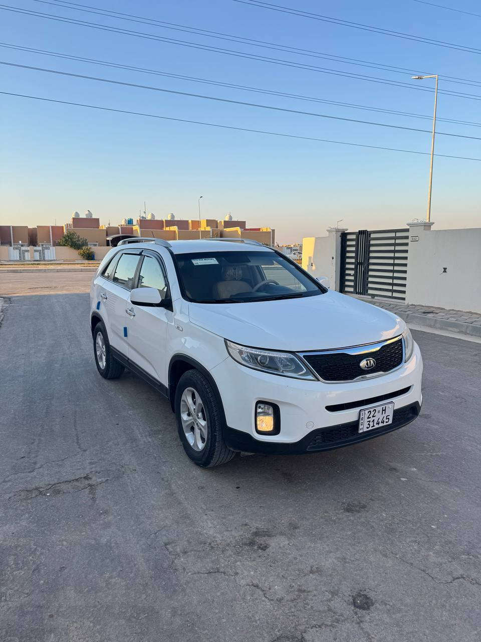 السلام عليكم للبيع كيا سورنتو 2014 خليجي محرك 4سلندر دوش مكفول من فتح ومن بخار السعر 128 رقم اربيل دولي بسمي سنويه وهزه جديده السياره بيه مكانات صبغ مكفوله من كلبه ومن تجيه مامفتوح بيه برغي  السياره جاهزه من كلشي محرك كير تبريد حداديه تخم تاير  7راكب دواخل بيجي 3قطع تبريد مكان السياره الديوانيه ***********
