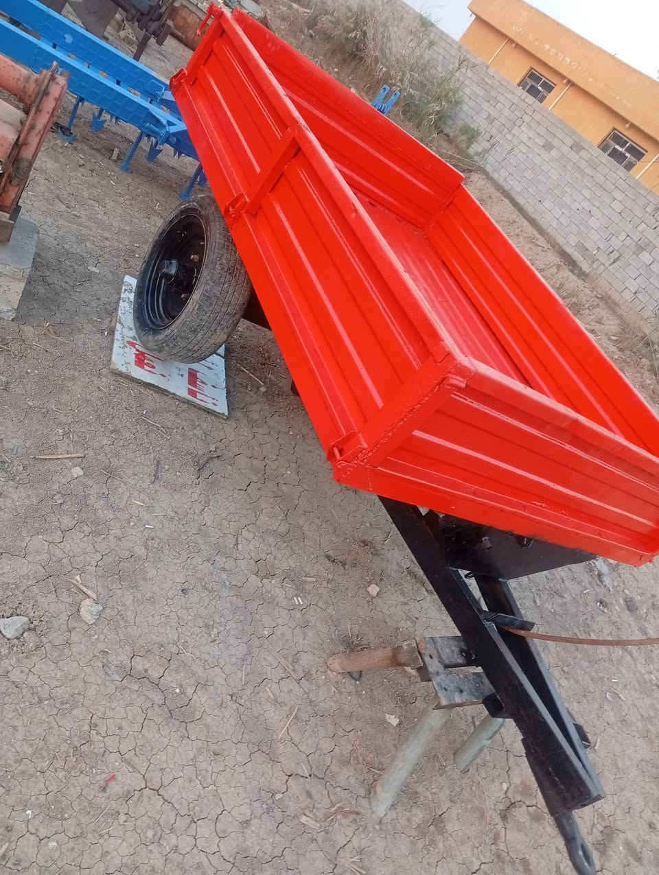 السلام عليكم عربانه مال كابوته مستعمله نظيفه للبيع المكان الصويرة لاستفسار اتصل ***********
