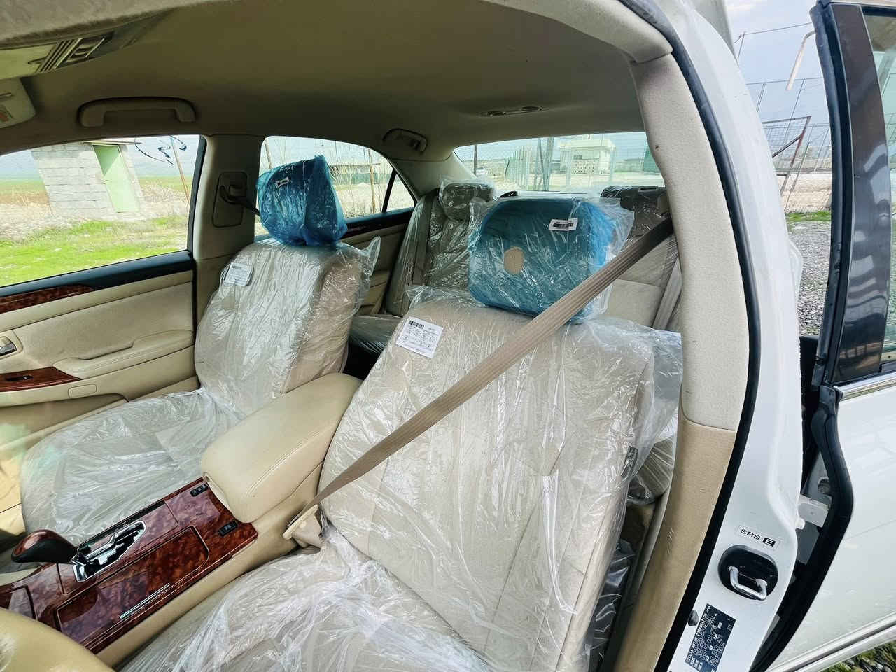 ماشاءالله شاهانه
شاهينه براوا ٢٠٠٥گيرومه كينه كه وره بيدوكه ل ٧٥كمرويشتو كامل جايز ٢٥٠مه سروفي نيه. كه رمي بريك جامه كاني. هه موي مه ز بوت كراوا. كامل جوانكاري و حه ماموبوليش كراوا ده حامي بوده حامي به شه رته سه قف شوشه يه ويلي نه وتي. به وشه رته له رسمه كان جوانتر بيت. شوين ژاراوا قه لا دزي. سحري ٥٢وشتيك مه جال ***********
٥٢كه لا
