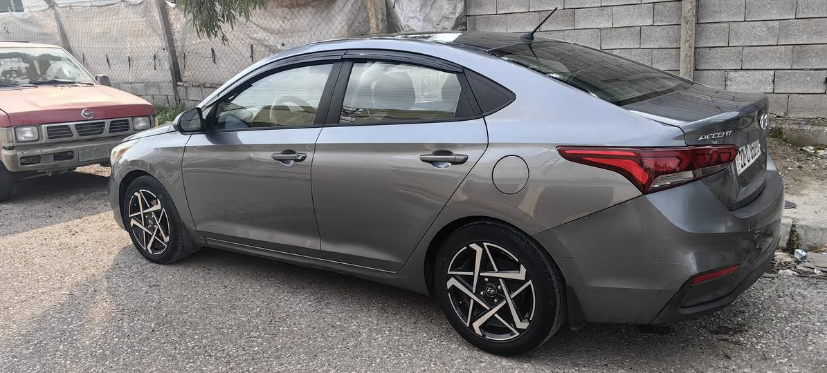 السلام عليكم سياره هونداي اكسنت
موديل 2019
مكينه 16
كير اي تي
ماشيه 120
ضرر امريكا بوند
+باب النفر الامامي
وباب الورا السايق ربعو مصبوغ
يعني 3 قطع صبغ
السعر 120
والشراي بيها مجال السياره جاهزه 
للاستفسار عالرقم
***********
