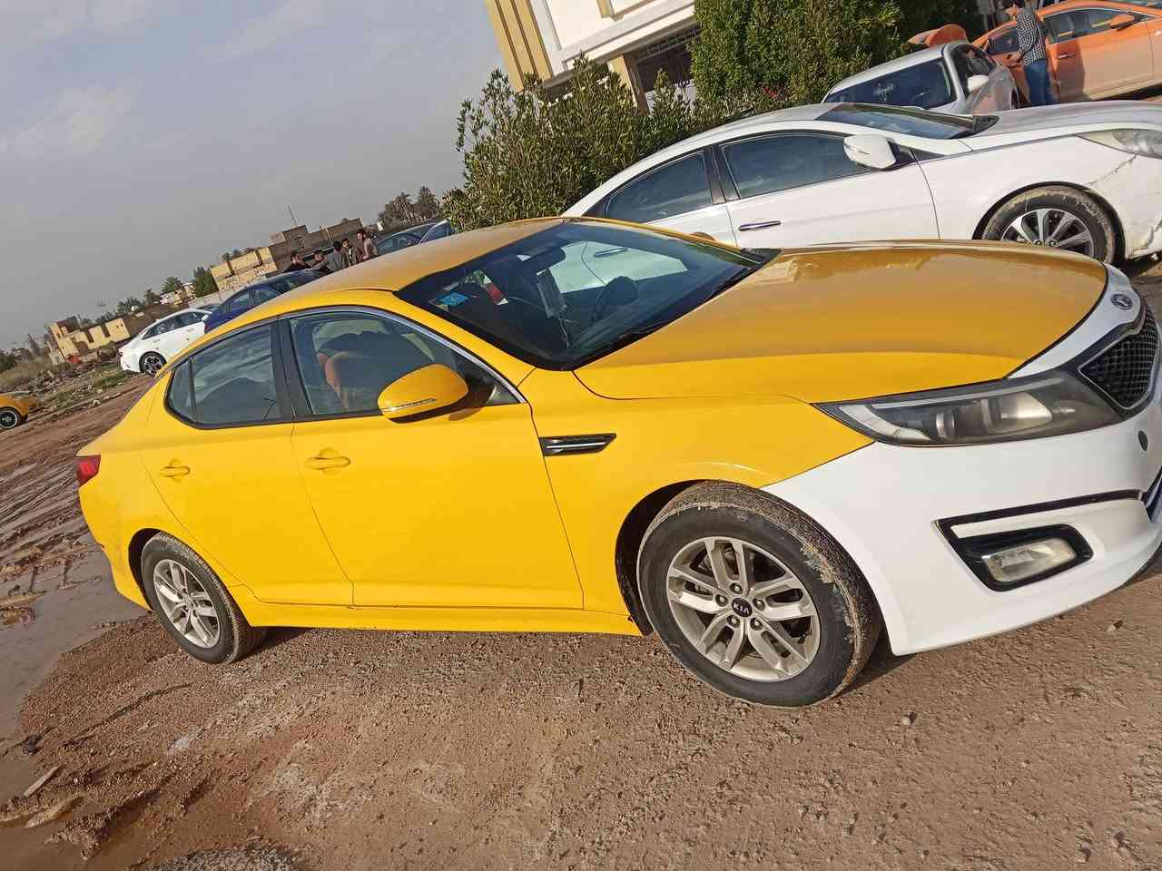 اوبتيمه للبيع موديل 14 المكينه خليجي  2400بيه قطعتين مبدلات 

باب وجاملغ مكان السماوه  السعر 125
***********
