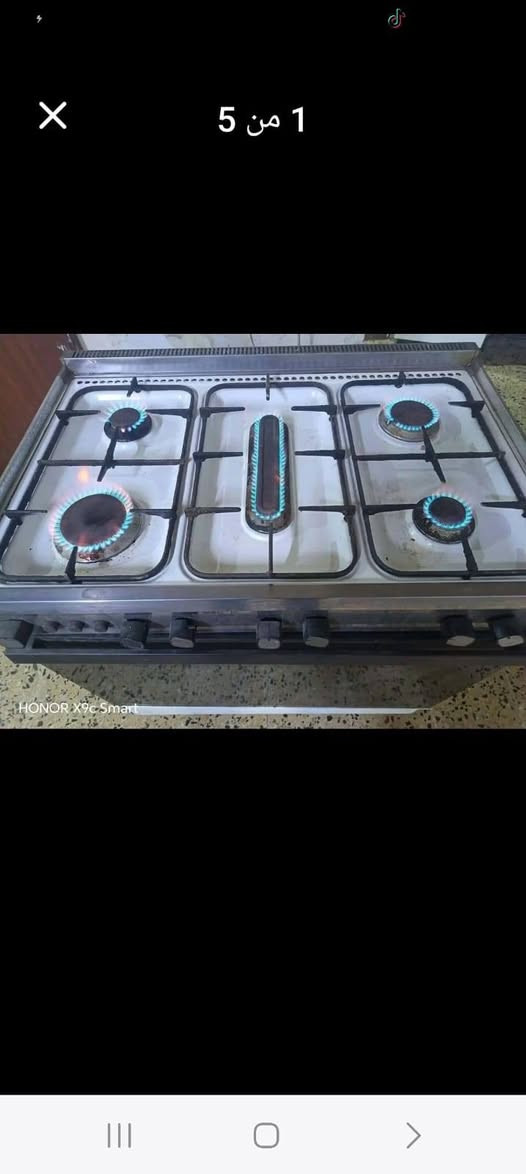 غراض ميز وتخم وطباخ وعربانه مال طفل وديوان نضيفات للبيع عنوان بغدادالدوره  رقم بي وتساب فقط ***********
