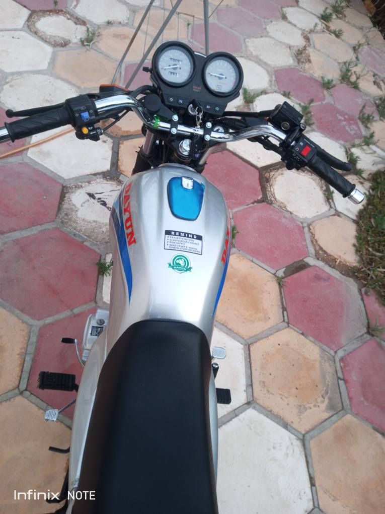 دايون عضم للبيع 
 الدراجه فول مواصفات بصمه رادار انذار تشغيل عن بعد 
الدراجه كلش نضيفه وقبل فتره طالعه من وكيل موديل 23 طالعه من وكيل ب2024 شهر ال9 كلش نصيفه ومرتبه 
(رقم وسنويه )
 الرقم الجديد باسمي  ثاني يوم مداور  مكاني نجف حي النداء متواجد ع فيس ٢٤ ساعه رقم الواتساب 
***********( فقط واتساب )  الدراجه كفاله عامه من كلشي وين ميعجبك نفحص الدراجه وكيل شوفت عينك 
السعر خاص ادري هسالفه اضوج بس شسوي ناس تكسر بلحلال ولتوفقيك للجميع  ... 🤍 النجف, العراق
