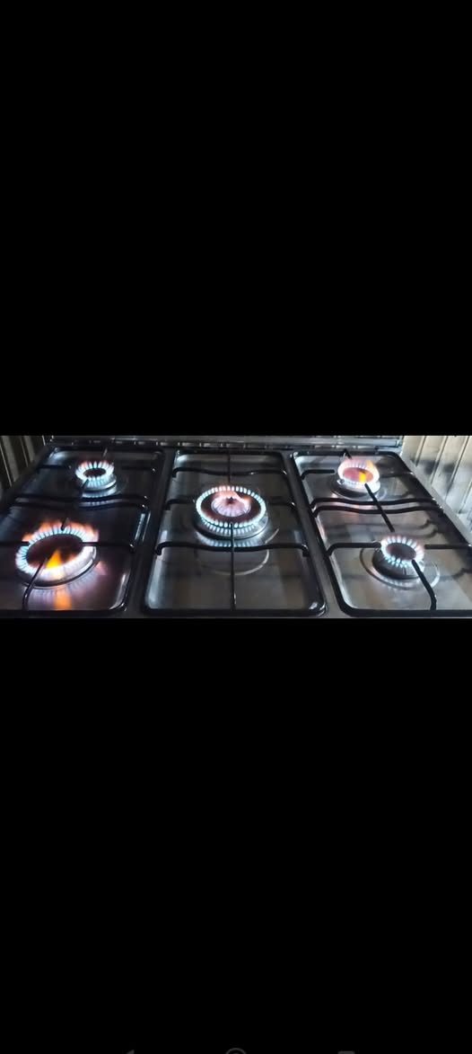 طباخ فريش مصري باب اول نضافة مئة بالمئة على فحص كلة شغال وبي ضمان شهر اي شي بي يرجع سعر 230وبي مجال لشراي يتصل ***********حلة حي المهندسين @إشارة
