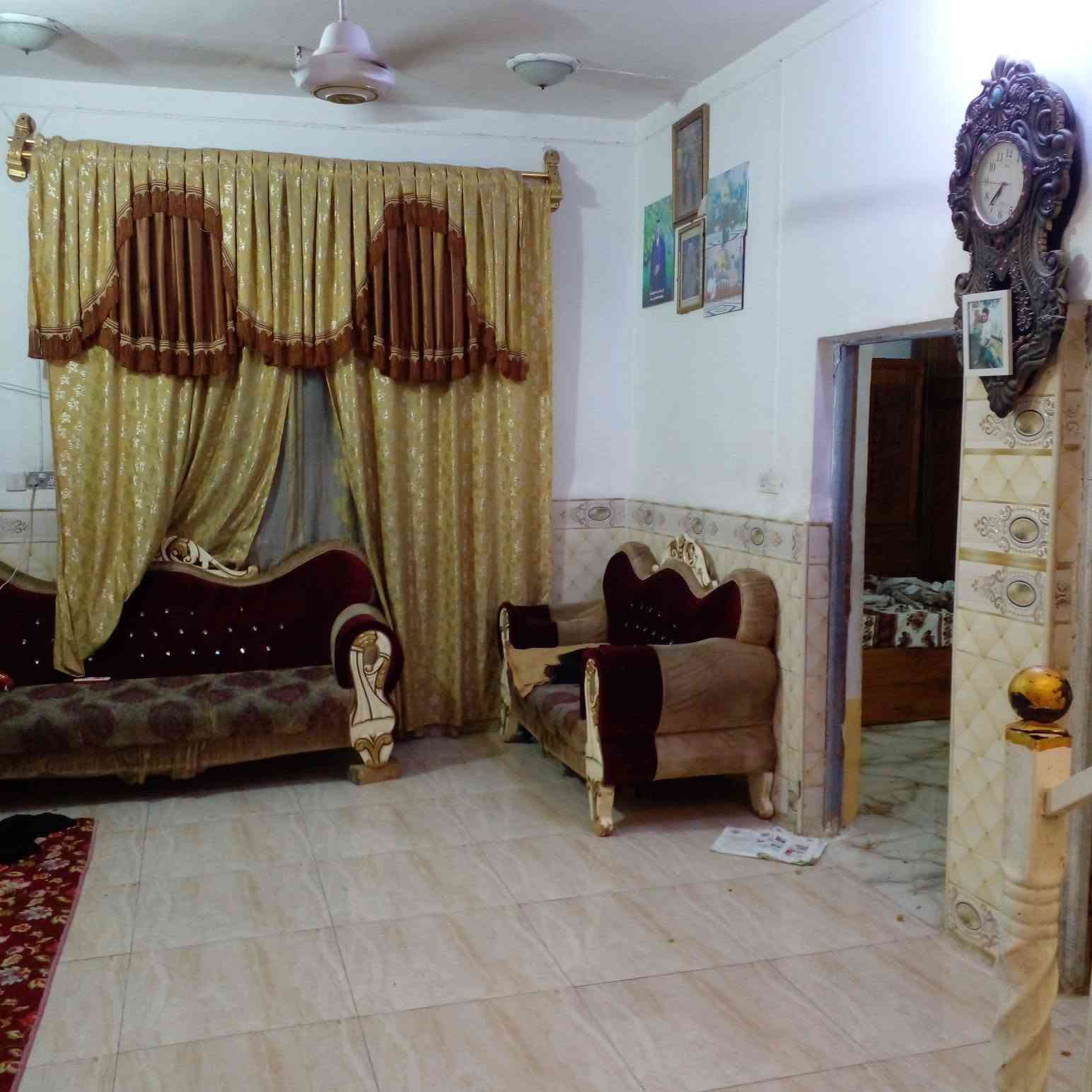 بيت للبيع طابو زراعي سند 25 المساحه ٢٠٠ متر السعر 50 مليون وبيه مجال للشراي يدلل موقع البيت حي الزهراء على شارع الشريفات ***********
