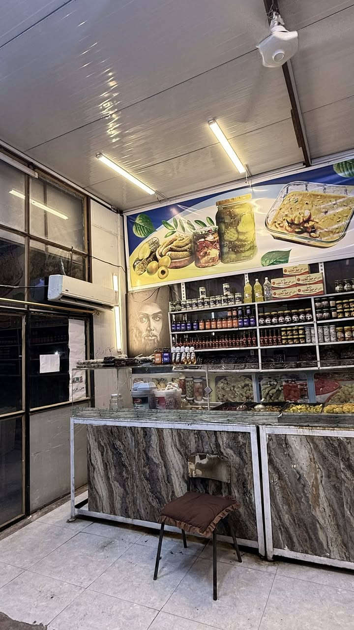 محل طرشي والبان الطيب للبيع
في حي الفداء نهايته شارع المدارس ركن ع شارعين ايجاره 200 الف الاستفسار ع رقم ***********
