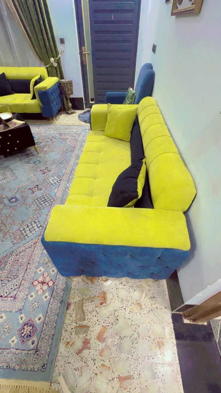 تخم للبيع 10 مقعد عراقي العنوان بغداد الدوره رقم الهاتف *********** السعرر 500 الف
