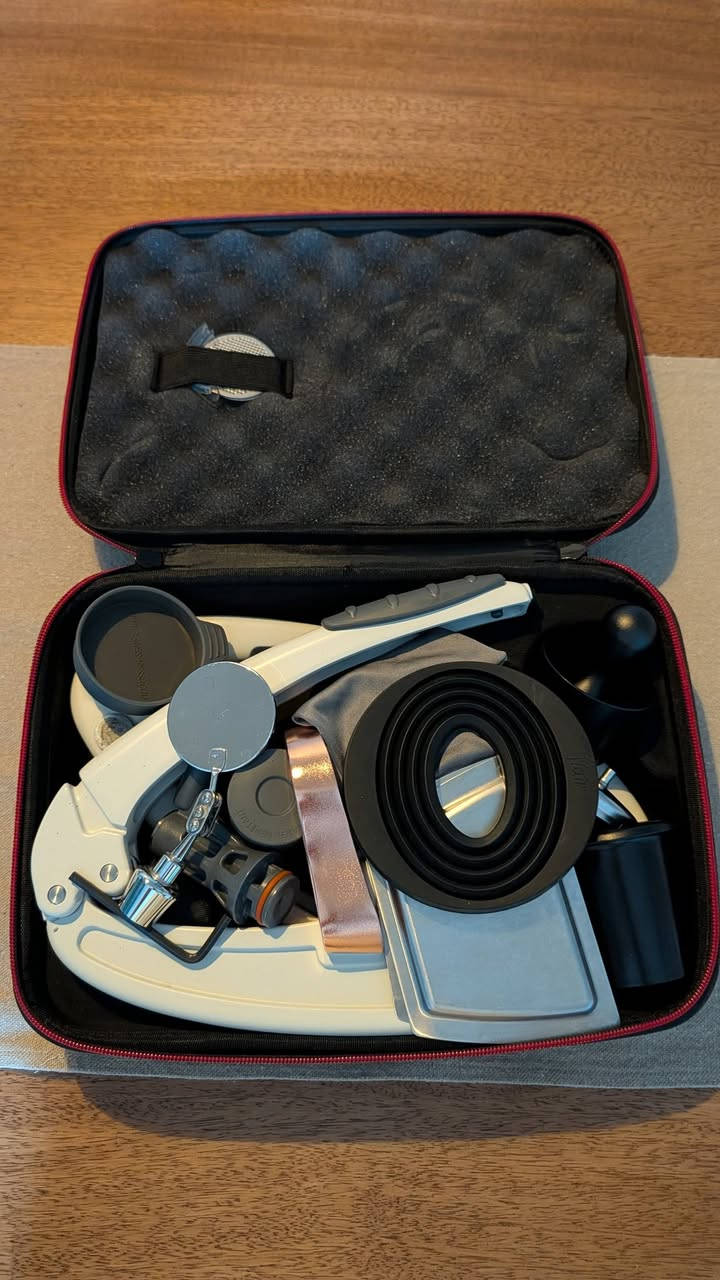 أجهزة و أدوات قهوة للبيع نستخدم 3 أشهر و مضمونة 100%
1. Flair Pro 3 - 375,000 IQD
2. Flair Pro 3 accessories (black stand, extra cylinder chamber, 2 tamper & distributer tools, puck screen, 2 shots spout, silicon sleeve) - 100,000 IQD 
3. Timemore Fish Smart Kettle - 80,000 IQD
4. Timemore Chestnut C3S PRO - 90,000 IQD


**إذا كنت صاحب هذا الإعلان وتريد حذفه لأي سبب، رجاءا أرسل رسالة إلى الدعم الفني**