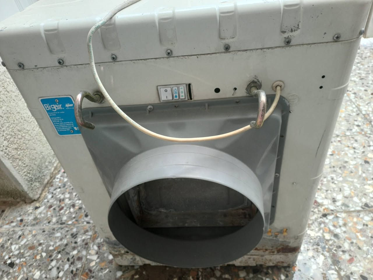 السلام عليكم 
للبيع مبرده الونا اصليه نضيفه دبل واتربم حجم 1500 السعر 50


**إذا كنت صاحب هذا الإعلان وتريد حذفه لأي سبب، رجاءا أرسل رسالة إلى الدعم الفني**