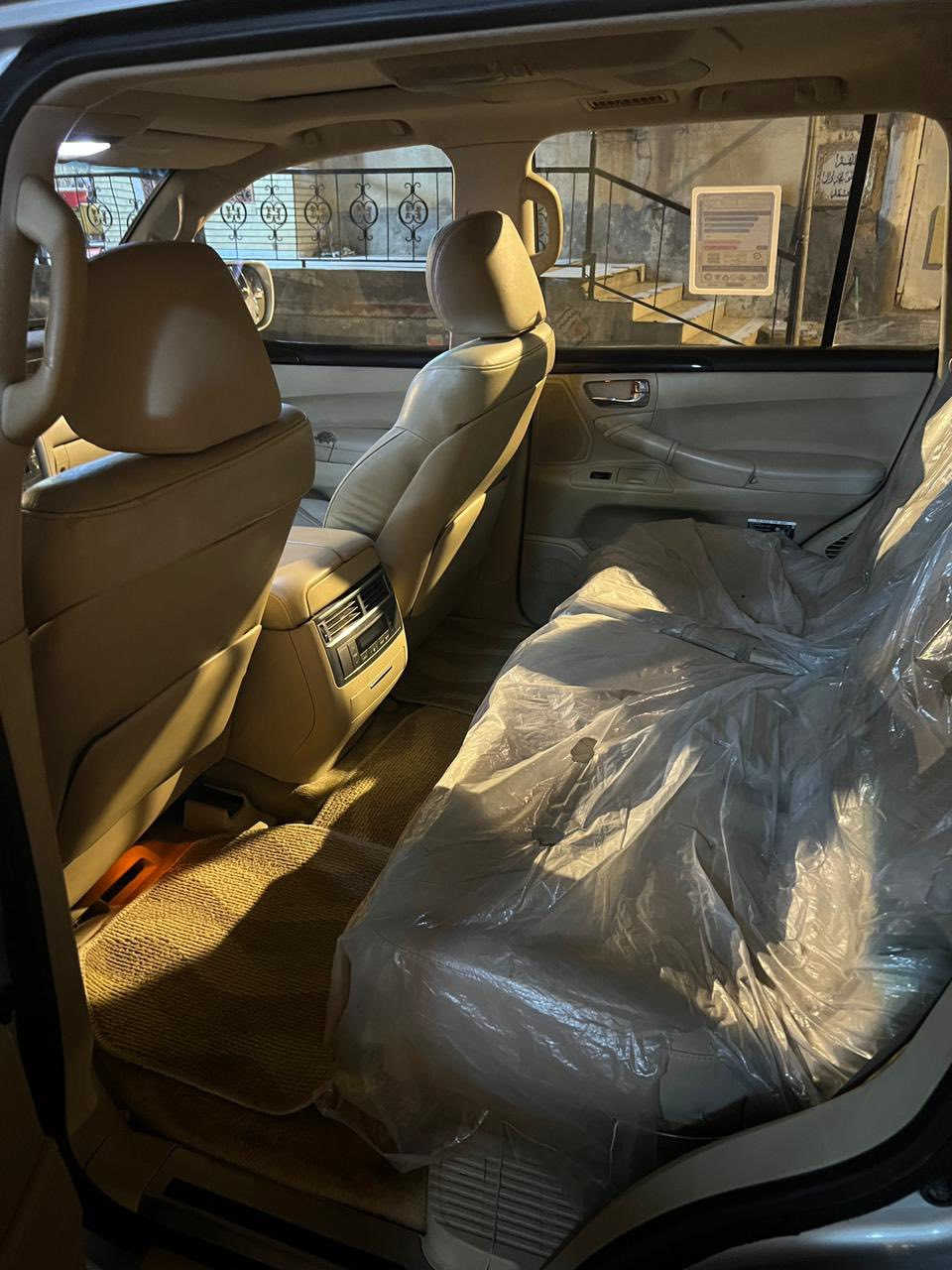 لكزز موديل 2009 رقم كروك  عليه كمرك بيه صبغ جاملغ امامي والباقي كفاله بيه او مرواس سعره 260 رقم عنوان بصره ***********
