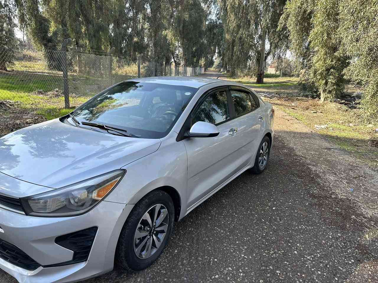 السلام عليكم 
كيا ريو 2022 
مكينه وكير شرط 
مكينه ما مفتوحة 
السيارة فول ماعدا سلايت 
بصمه رادار امامي مثبت سرعة  3 انضمة 
سياقه ذاتيه
سيارة حلوه مال بيت 
السيارة بأسمي 
السيارة ضررها جاملغات الخلفي قبق صندوق 
رقم الشاصي داخل المنشور 
السعر 118 وبيها مجال 
العنوان موصل جانب ايسر 
***********
