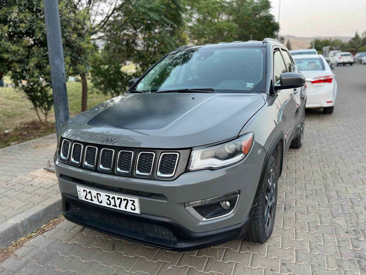 جێب کۆمپاس ٢٠١٢ فوول موسەفات بەس سلایت نیە بیلاد سەقف ڕەش سەنەوی تازەیە بەناوی خۆمەوە ٣ پارچەی بەس پەمپە رنگی چیمەنتۆیی ***********/*********** سعری ١٤٠ معامەلە تکای ەئەگەر موشتەری نیت مەسج و تەلەفۆن مەکە السليمانية, العراق
