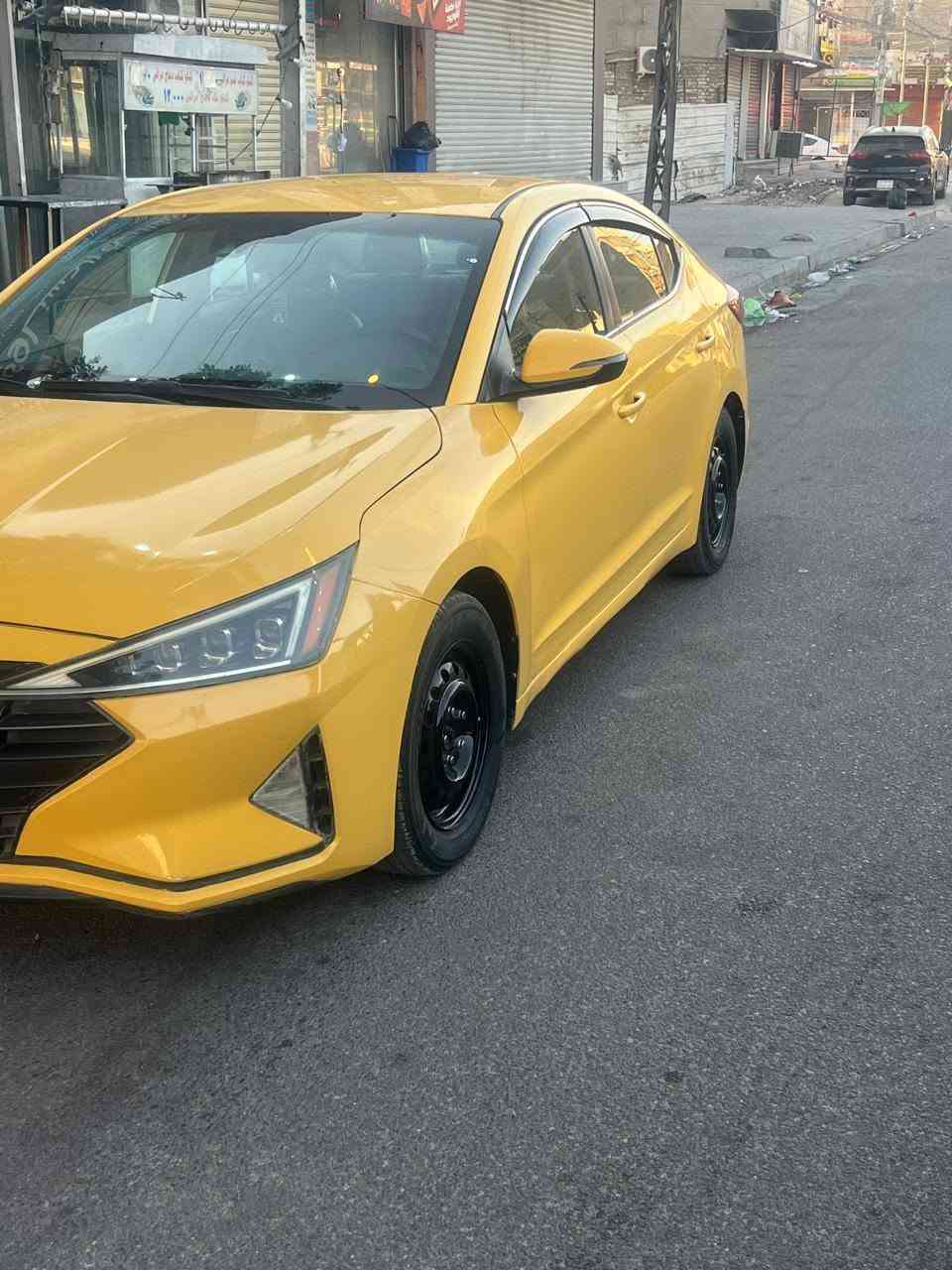 السلام وعليكم النترا 2019 وارد امريكي
حادثها جاملخ خلفي وربع الباب صور الحادث مرفقة بالمنشور بجم كبس كير Atمكينة دوش مكفولات لا لغد ولا شاصي 
السيارة فول مواصفات من عدة الفتحة 
كشنات جلد 
شاشة كار بلي 
بصمة تشغيل وابواب 
كشن كهربائي 
حساسات امامي خلفي 
انضمة قيادة + صندوك ذكي
شحن لاسلكي
لد ابواب 
5 عدسات لد 
3 وضعيات قيادة          ABS
تدفئة كشنات 
ردارات امامي 
مري شفط + اشاير 
تحكيم جهتين ستيرن 
نضام بريك طوارئ 🆘 
محرك 2000 دوش 
الكير At المرغوب 
وبعد بيها مواصفات صدر امامي خلفي نضيف تبريد + تدفئة 
السيارة بسمي رقم جديد هزة جديدة سنوية جديدة مكاني بغداد السعر 123 وبيها مجال ان شاء الله للاستفسار ***********
استعمالي الشخصي السيارة بعد احلى من الصور
