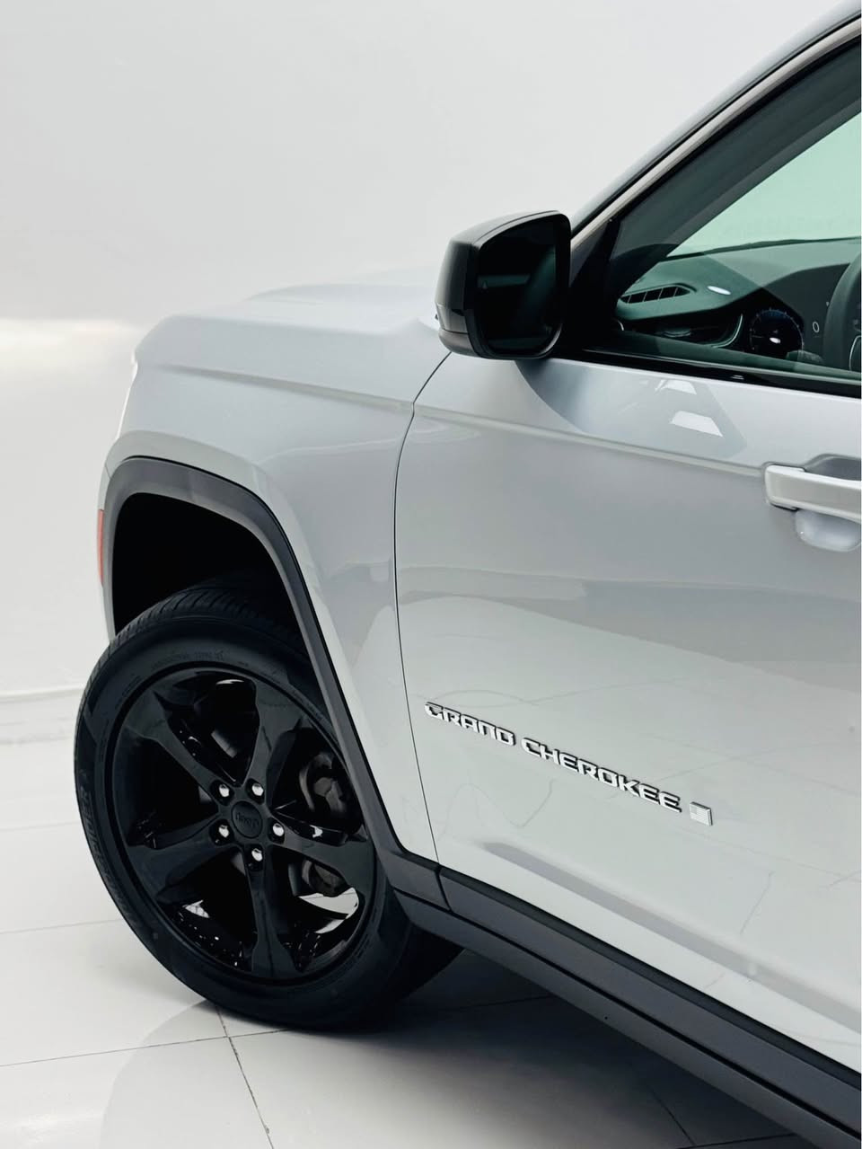 للبيع
جيب لاريدو (Jeep Grandcheroke)
موديل// ٢٠٢٣
محرك// ٦ سلندر ٣.٦
ماشية// ٣١ الف ميل
❌ملاحظة:- سيارة جاملغ امامي جهة سكن صبغ بدون  دواخل و بدون ارباك💯

📍مكان سيارة // اربيل- شارع ١٠٠ م معرض فجر الخليج

💰 سعر ٣١٠ 💰ورقة و مجال بسيط

رقم تليفون☎️
 ***********
 ***********

مواصفات فولل ١/١
سلايت
رادار امامي و مراية و خلفي
كشنات امامي تدفئة و خزن ميموري
شاشاة كبير كاميرة خلفي
سيستم سماعات Boss
لايتات امامي ليد
بعد بي مواصفات هواية مامذكور.... أربيل, العراق
