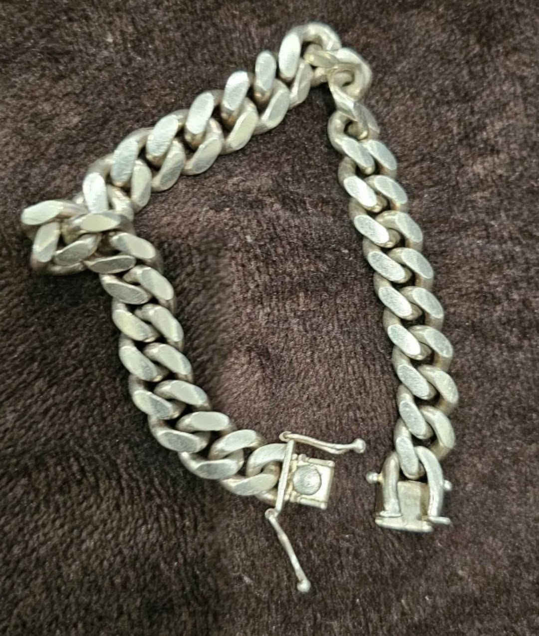سوار جديد كارتير فضه ايطالي 925 وزنه 43و63 سعر ل اغرام 4


**إذا كنت صاحب هذا الإعلان وتريد حذفه لأي سبب، رجاءا أرسل رسالة إلى الدعم الفني**