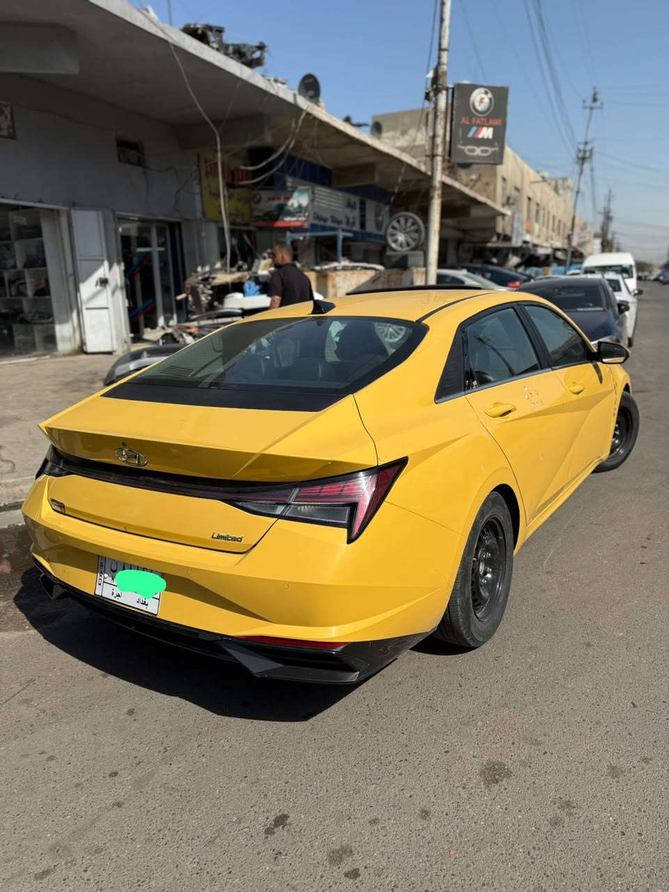 السلام عليكم
للبيع او مراوس 
—————————
النوع :- النترا 
الموديل :- 2022
الون:- اصفر 
الوارد :- أمريكي 
الحادث:- جاملغ خلفي 
سعه المحرك :- 2000 دوش 
الرقم :- بغداد - اجره 
المسافه المقطوعه :- 51 الف 
———————————————
       الـمـواصـفـات فول 
- فتحه سقف 
- ⁠بصمه ابواب + تشغيل 
- ⁠صندوق كهرباء 
- ⁠لايت ليد 
- ⁠كامره خلفيه 
- ⁠تبريد + تدفئه 
- ⁠هاند بريك كهرباء 
- ⁠اوتو هولد 
- ⁠كشنات تدفئه تبريد 
- ⁠تحكمات كشنات كهرباء 
- ⁠قياده ذاتيه 
- ⁠انضمه قياده 
- ⁠كشنات جلد 
               باقي المواصفات معروفه
——————————————————
مكان السياره :- بغداد 
السعر :- 153 ورقه وبيها مجال 
للاستفسار او اتصال 
***********
ملاحظه // السياره بدون بجم مكفول وبدون ايرباك حادث خلفي جاملغ فقط
