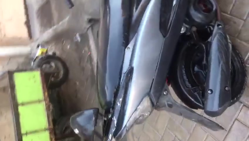 سلام عليكم  دراجه ماكس  عدله دراجه نضفيه مكفوله  مكينه ما مفتوحه بس ماشه موعوجه شويه  مكاني بغداد مدينه الصدر ***********  دراجه رايده 550 وبيه مجال
