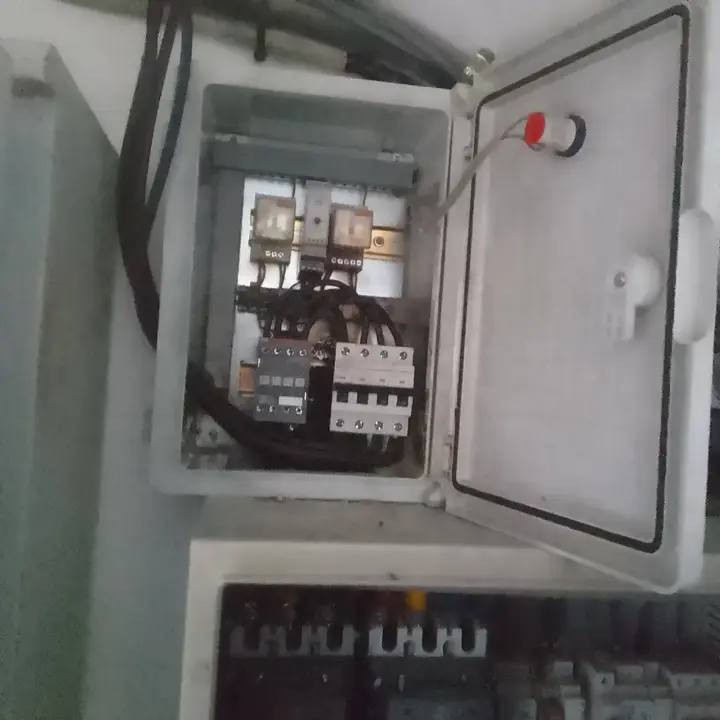 السلام عليكم ..صيانه وترتيب انواع البردات الكهرباء المنزليه وكذلك نصب وصيانه السبالت ..*********** حسين
