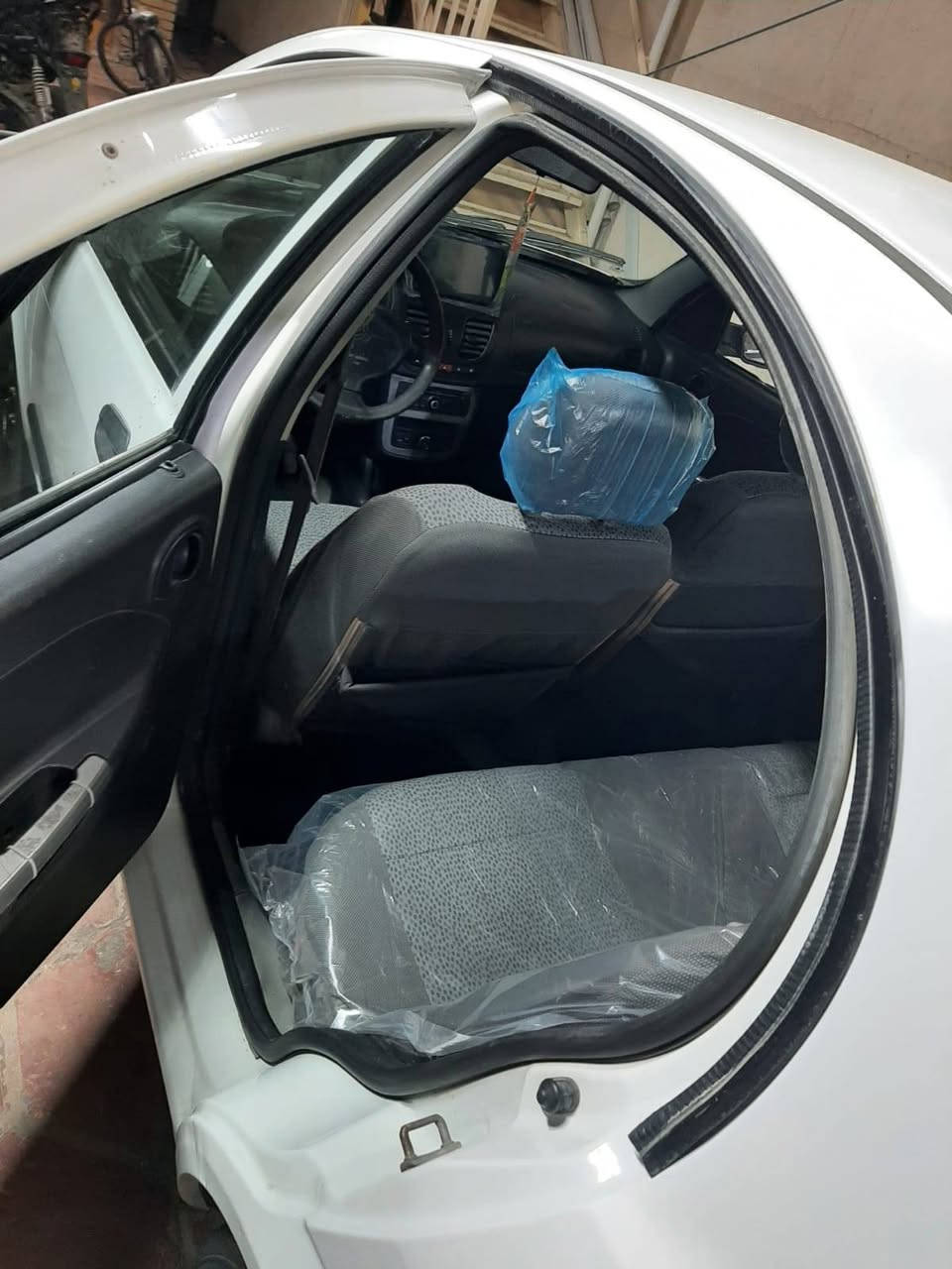 السلام عليكم
سايبا ساينا موديل 2019 شركة العامة للسيارات سيارة جاهزة من كل شي وبدون أي نقص مكينه كير تبريد كله تمام كهربئيات صدر كله جيد بسمي سنويه ال 29 هزه فحص جديد مكاني بغداد البلديات السعر 49 $. بيه مجال بسيط *********** احمد اخوان السيارة بيه صبغ جاملغ خلفي وباب وهاي الصور كدام العين
