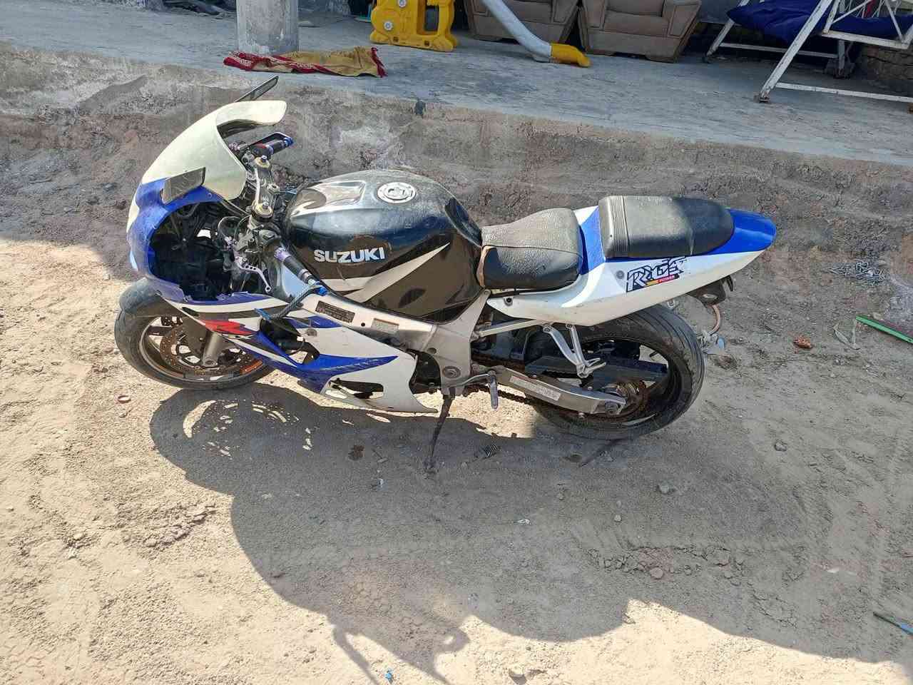 السلام عليكم  هوندا ستد 
جكسر 2003  نوزل 

الاستد نواقص بسيطه مكينه كفاله بيها شغلات بسيطه ادامه ترتيب مكينه كفاله اوراق أصولي تروح ترقم بوجهك 

جكسر خانه تصعد ثاني ميجي بيها صوت بسيط اعتقد بسبب الدهن موزين  بيها نقص كتف مار فورزا جيب وشد 

كهربائيات شرط أفصح الكفرات وتفحص بنفسك كلفني 400 بس الضفيره 
 ابيعهن بسعر دراجه أو مراوس شعندك ماكو مشكله اي تفاصيل خاص او الرقم ***********
واتساب ***********
