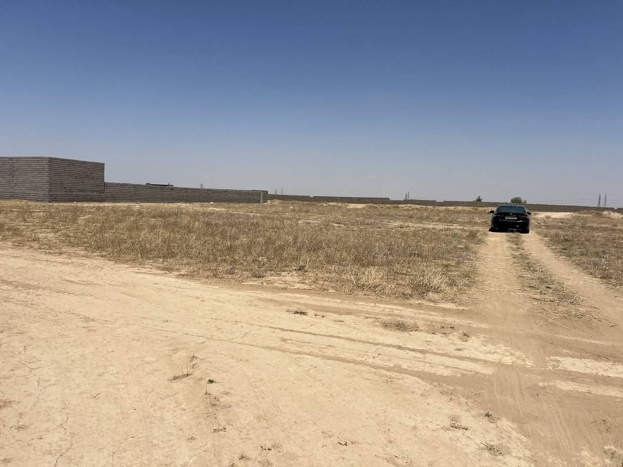 ارض للبيع مقابيل بستان منيف المساحة وعرض 18 طول 46 المجموعة 828 زراعية ماي وكهرباء واصلي المتر بثمانية وبيها مجال شي قليل البيع كلهن ما بيع قطع وهذا رقمي الاستفسار***********
