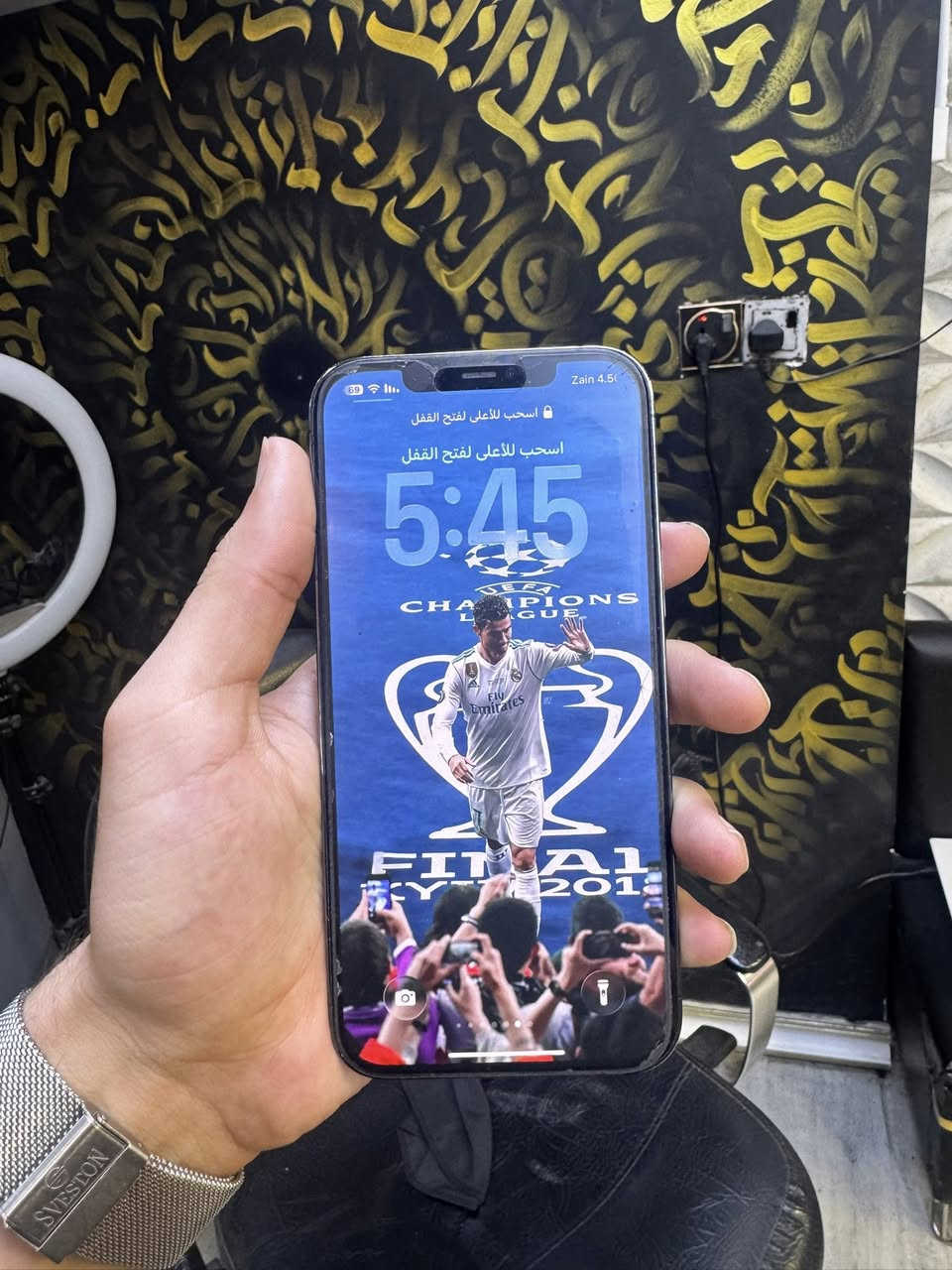 12pro max 256  مبدل بطاريه فقط 95 الظهر مكسور فقط الكامرات اي ضربه مابيهن 425سعره


**إذا كنت صاحب هذا الإعلان وتريد حذفه لأي سبب، رجاءا أرسل رسالة إلى الدعم الفني**