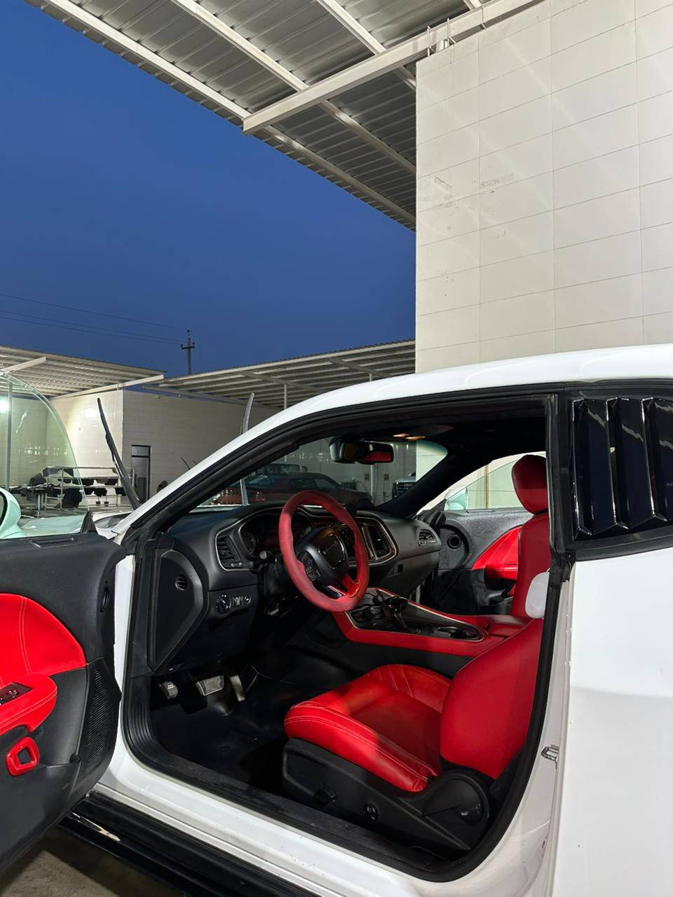 السلام عليكم چالنجر 2020sxt
مواصفات sxt |  الحادث موجود بالصور
مكان السياره بغداد المنصور
*********** واتساب
*********** اتصال
