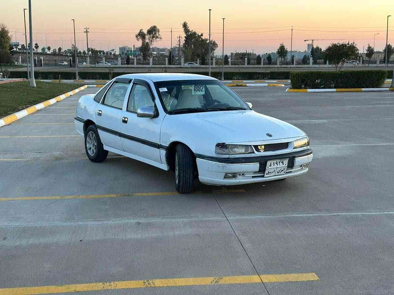 ؤپل مؤديل١٩٩٢گير تؤماتيك مةكينة٢٠لةجواني نمونية بي نةقوستاني كيرمةكينة بةشةرتي فيتةر  سحر 39محامةلة ٥وةرةقةش خةرامةي لةسةرة دواي محملة دةكريتةوة پشتوپيشي كةپسة بةس دةرگاي سةياق ليداني هةية***********شوين هةولير أربيل, العراق
