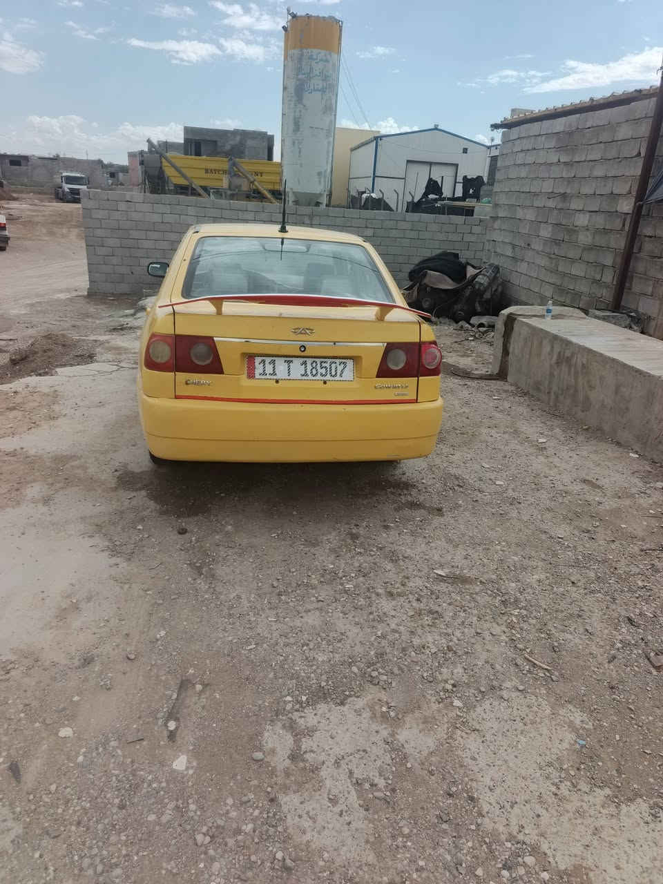 سلام عليكم
شيرين كوين موديل ٢٠١٠ رقم بغداد
مكينه ففتي ١٦٠٠ تبريد شغال 
باتري جديد سياره بلاديه بيه ضربه كلش خفيفه بالجنطه
‏‪***********‬‏ مكاني بعقوبه السعر ٣٨ وبيه مجال
