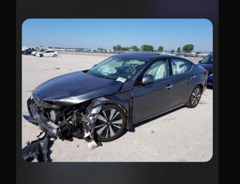 السلام عليكم
نيسان التيما 2019  رقم بغداد SL اعلى فئة
فول واحد على واحد
فتحه
بصمه
هاند بريك بصمه
كشنات جلد 
كشنات كهرباء
كشنات تدفئة
سستم صوت سوني
حساسات امامي 
حساسات خلفي
كروز سرعة
شاشة كبيرة
كار بلي
نقطة عمياء
محرك 2500 
السياره حلوه مرتبة مال بيت السيارة ضربتها جاملغ وربع البنيد السيارة بأسمي مكاني واسط الصويرة
صور الحادث موجودة بالمنشور
السعر 138 وبيها مجال 
***********
