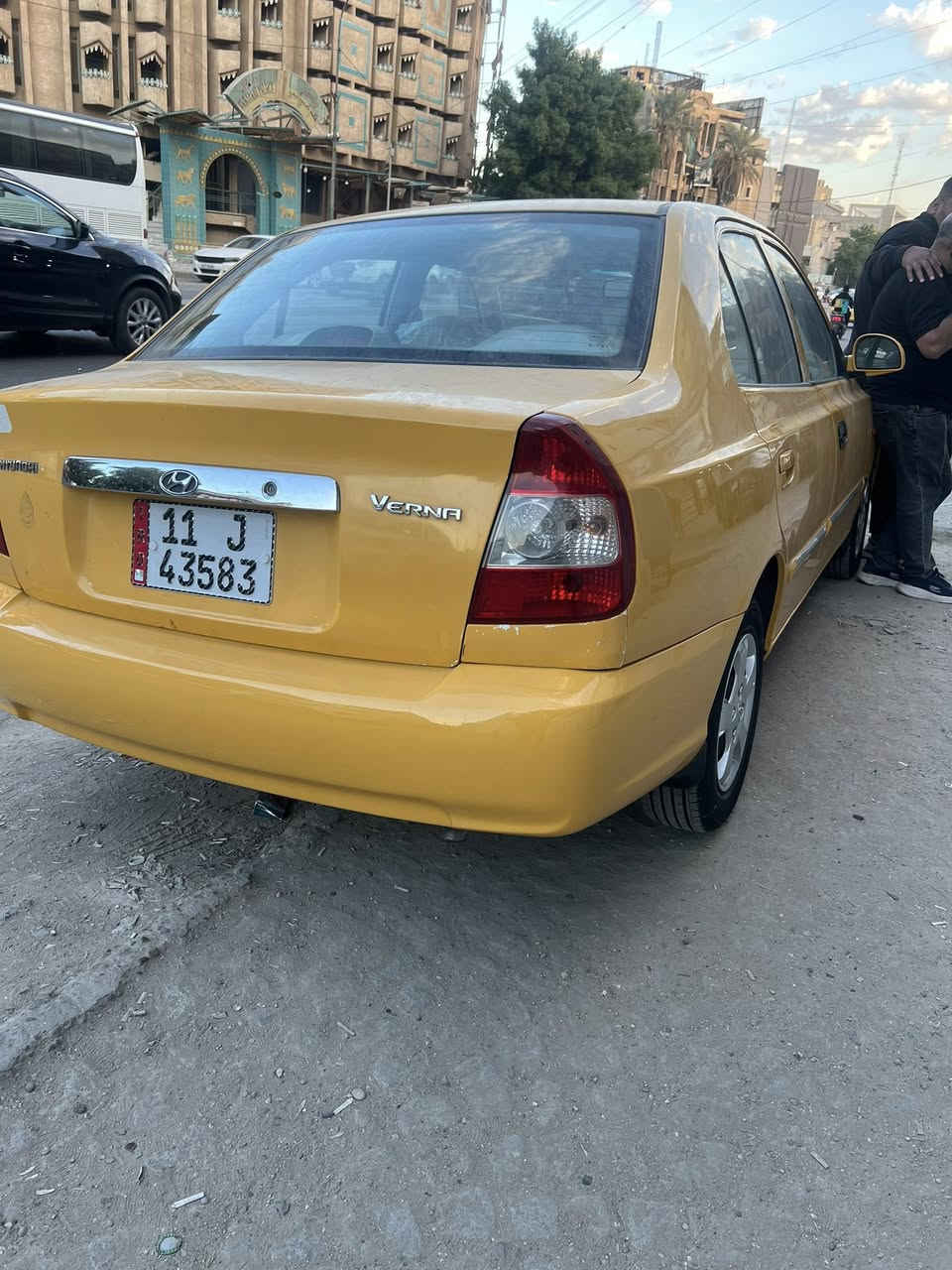 سلام عليكم شباب 
ڤيرنا 2014 سياره جديده جاهزه لشارع
لسعر 83 
بغداد جسر ديالى 
***********
