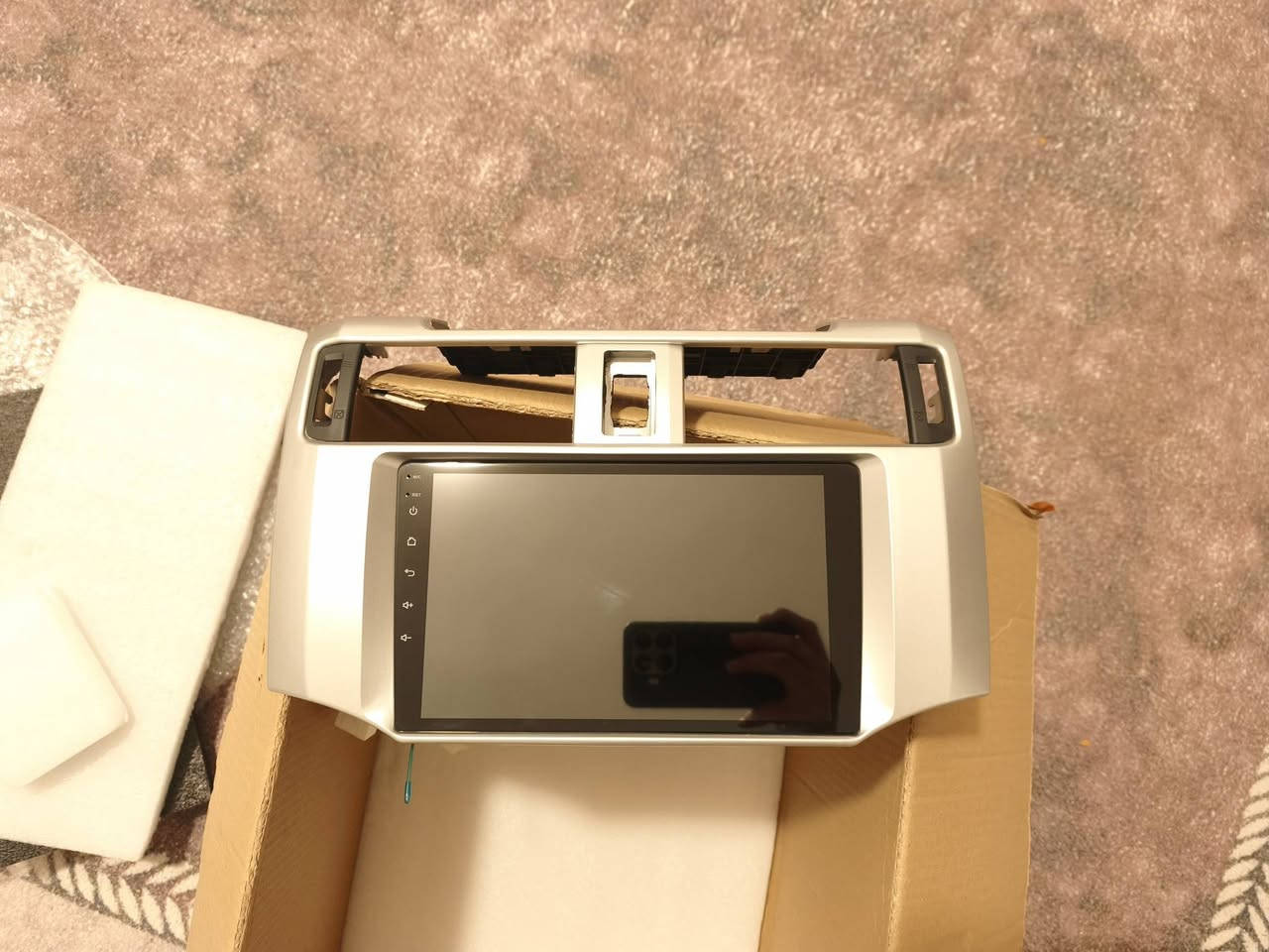 السلام عليكم من رخصة القائمين على الكروب شاشة واطار جاهزه جيب وشد جانت على فوررنر 2023 سعرها 180 وبيها مجال تكدر تخليلها شريحة اتصال يعني خط للتواصل ***********
