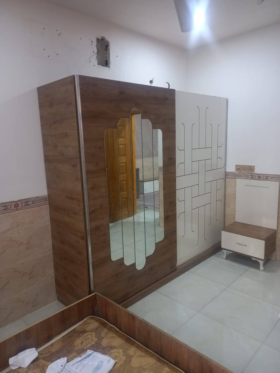 السلام عليكم اغراض للبيع للاستفسار الاتصال على رقم ***********
